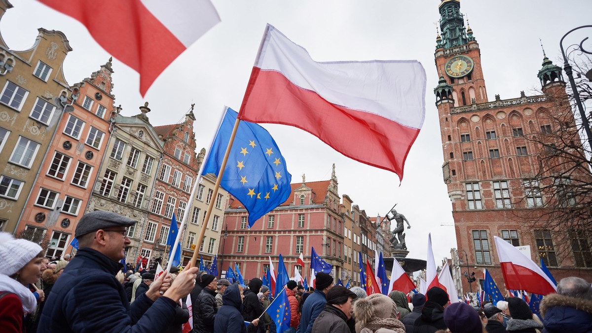 Polacy chcą zostać w Unii Europejskiej.