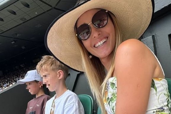 LETNJE HALJINE, ZABAVNI PARKOVI I BEG U PRIRODU Jelena Đoković se oglasila usred Vimbldona i pokazala ŠTA SVE PORODIČNO RADE: Javno se obratila Novaku (FOTO)
