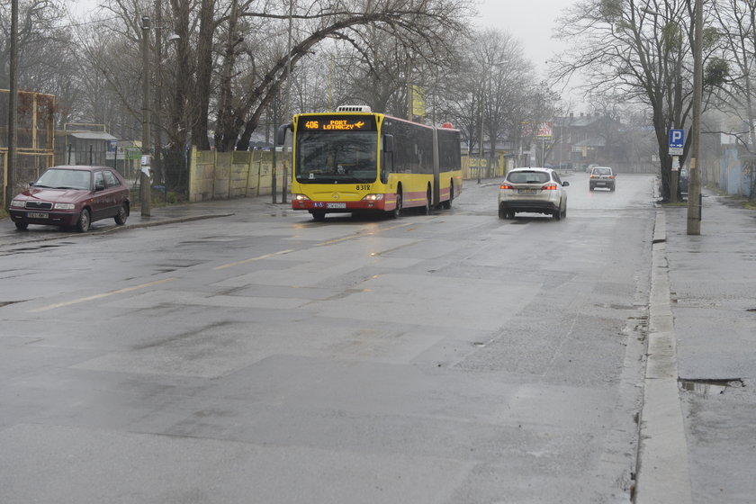 Autobus na ul. Robotniczej