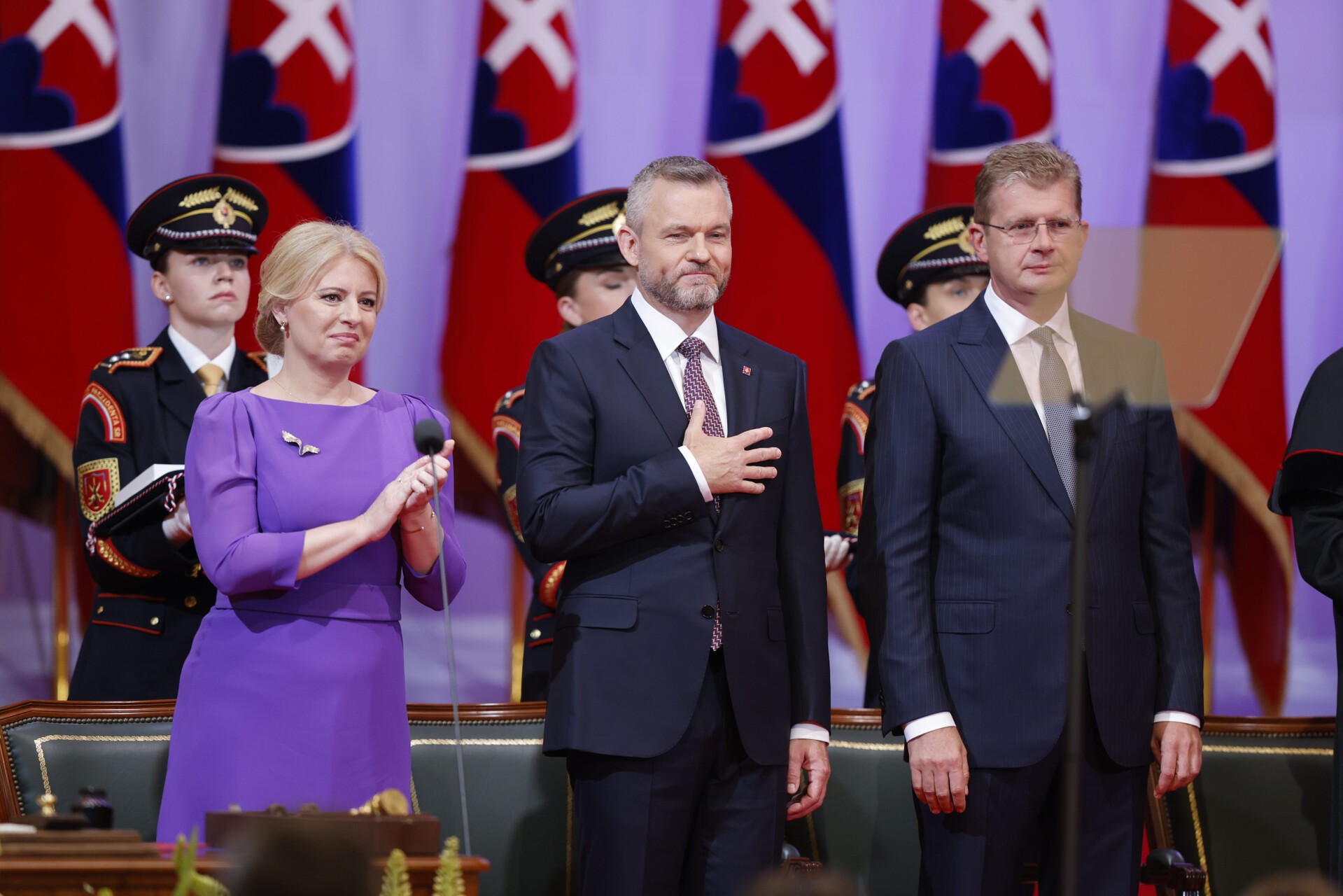 Bývalá prezidentka Zuzana Čaputová, novozlovený prezident SR Peter Pellegrini a Peter Žiga.
