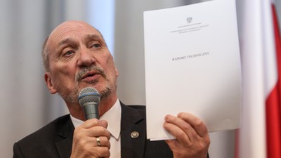 Antoni Macierewicz na posiedzeniu Podkomisji Smolenskiej do Ponownego Zbadania Wypadku Lotniczego z dnia 10 kwietnia 2010 r.