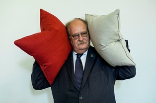 Kto tam wierzy lekarzom? [WYWIAD]