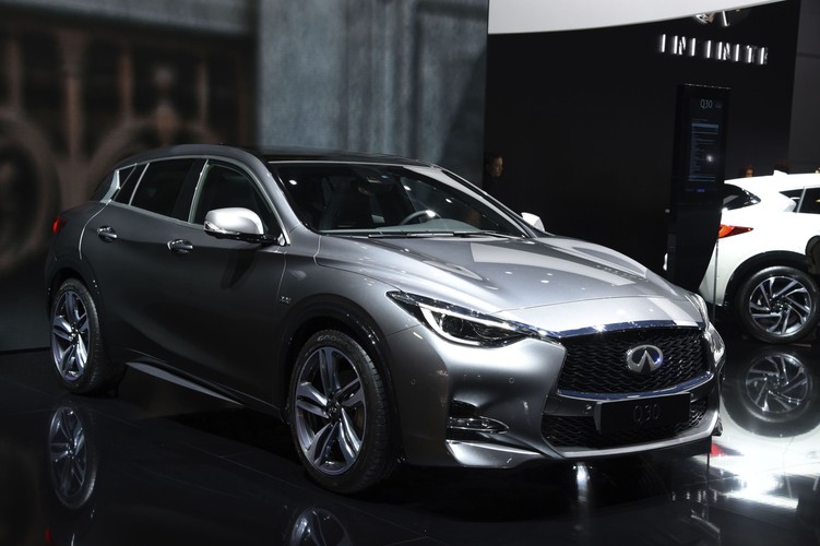 Infiniti Q30
