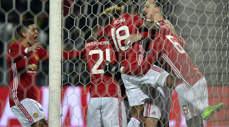 Ibrahimovic ezúttal nem villogott, gólpasszt adott Mhitarjannak /Fotó: AFP