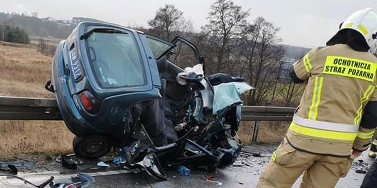 Tragiczny wypadek na krajowej "7". Jedna osoba nie żyje, trzy są ranne