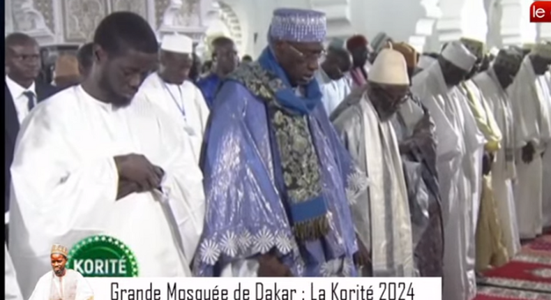 Bassirou diomaye Faye à la grande mosquée de Dakar