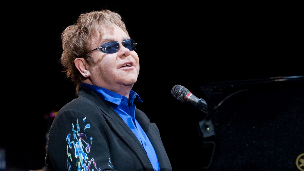Elton John już niebawem wyruszy w swoją pożegnalną trasę koncertową. Muzyk chce zabrać swoich dwóch synów ze sobą.