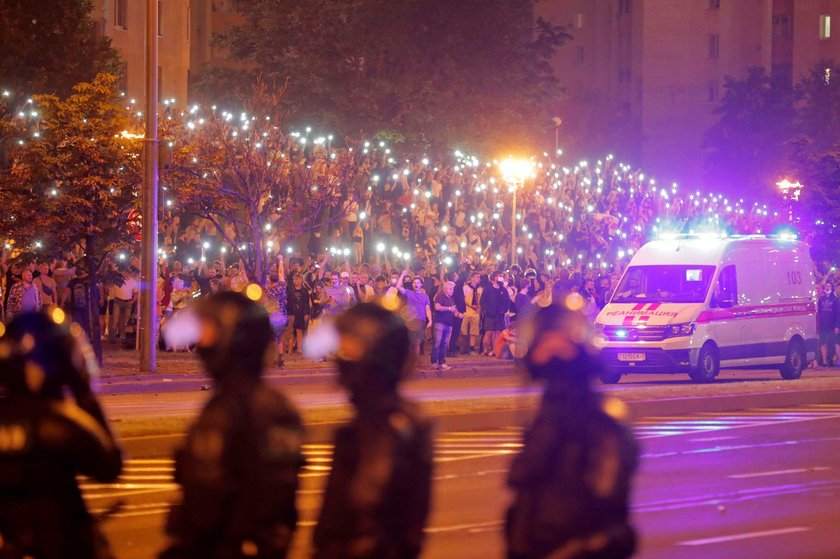 Niespokojna noc na Białorusi po wyborach. Tłumy protestujących na ulicach