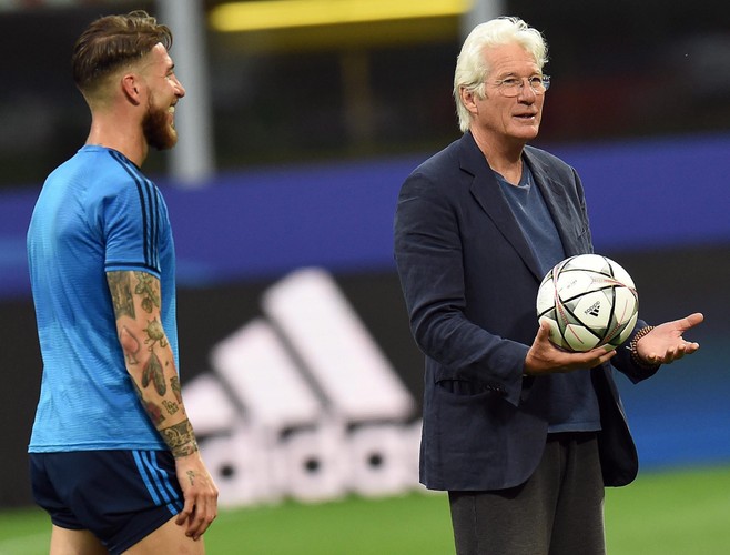 Richard Gere trenował na San Siro z piłkarzami Realu Madryt