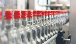 Polacy zaczną pędzić bimber? Podwyżka akcyzy na alkohol niepokoi branżę spirytusową