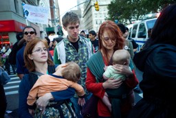 Nowa fala protestów "Okupuj" w USA, starcia z policją