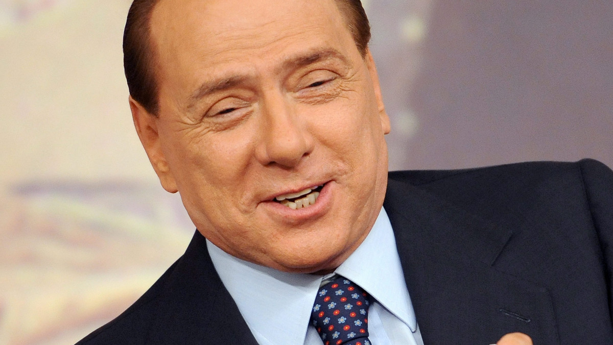 Premier Włoch Silvio Berlusconi wyraził opinię, że ma dwa całkowicie różne wizerunki. Podkreślił, że włoska prasa przedstawia go w najgorszym świetle, a za granicą uważany jest za męża stanu i podziwiany za doświadczenie.