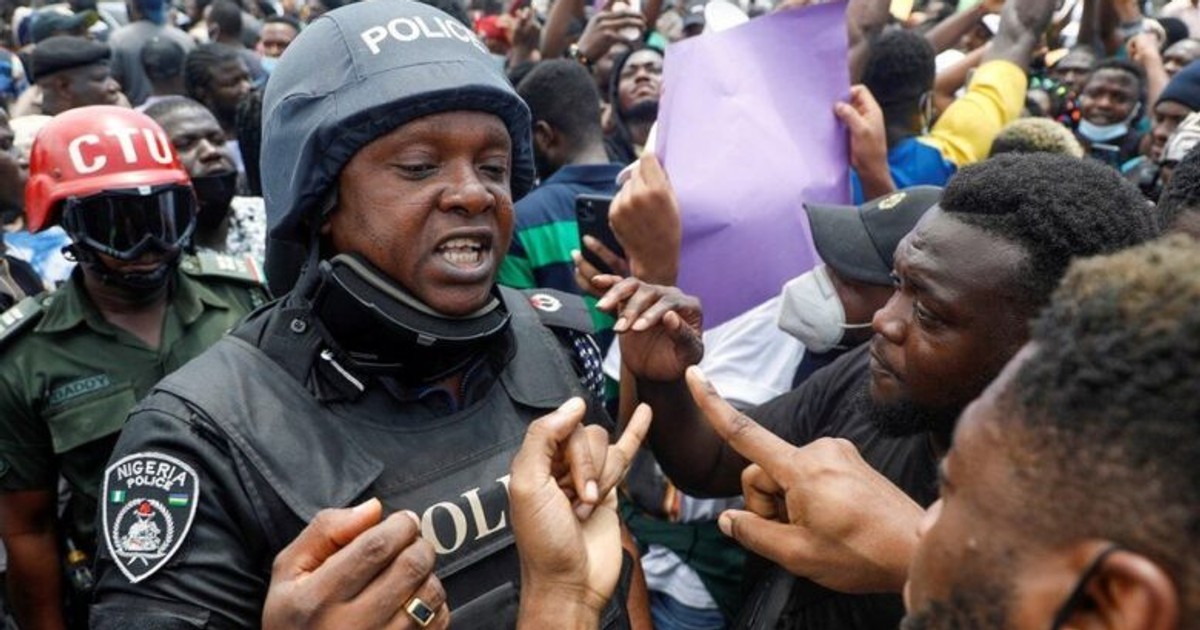 The Nigerian police respond to South African xenophobia tensions with a placid approach