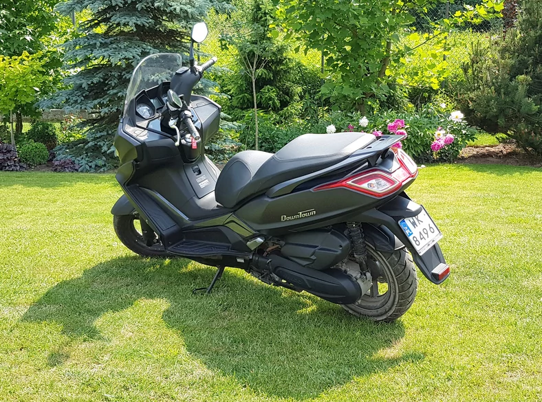 Kymco New Downtown 125i z tyłu