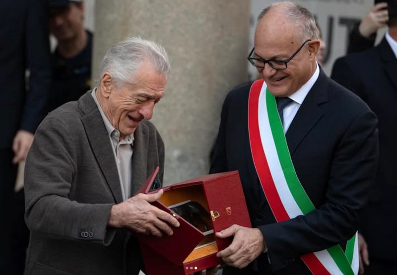 Mesto privítalo hollywoodsku legendu s noblesou dolce vita.