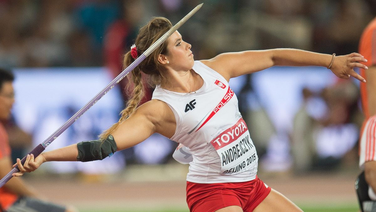 20-letni Maria Andrejczyk wynikiem 67,11 m w eliminacjach oszczepu zaszokowała wszystkich. O trzy metry poprawiła rekord Polski. To najlepszy rezultat w tym roku na świecie. Wielka faworytka, Barbora Spotakova z Czech, była druga - 64,45 m. Olimpijski finał zostanie rozegrany w czwartek.