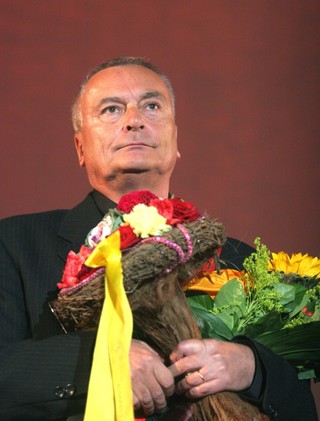 Zmarł Andrzej Matul. Lektor i dziennikarz prowadził 'Cztery pory roku' i 'Lato z radiem'