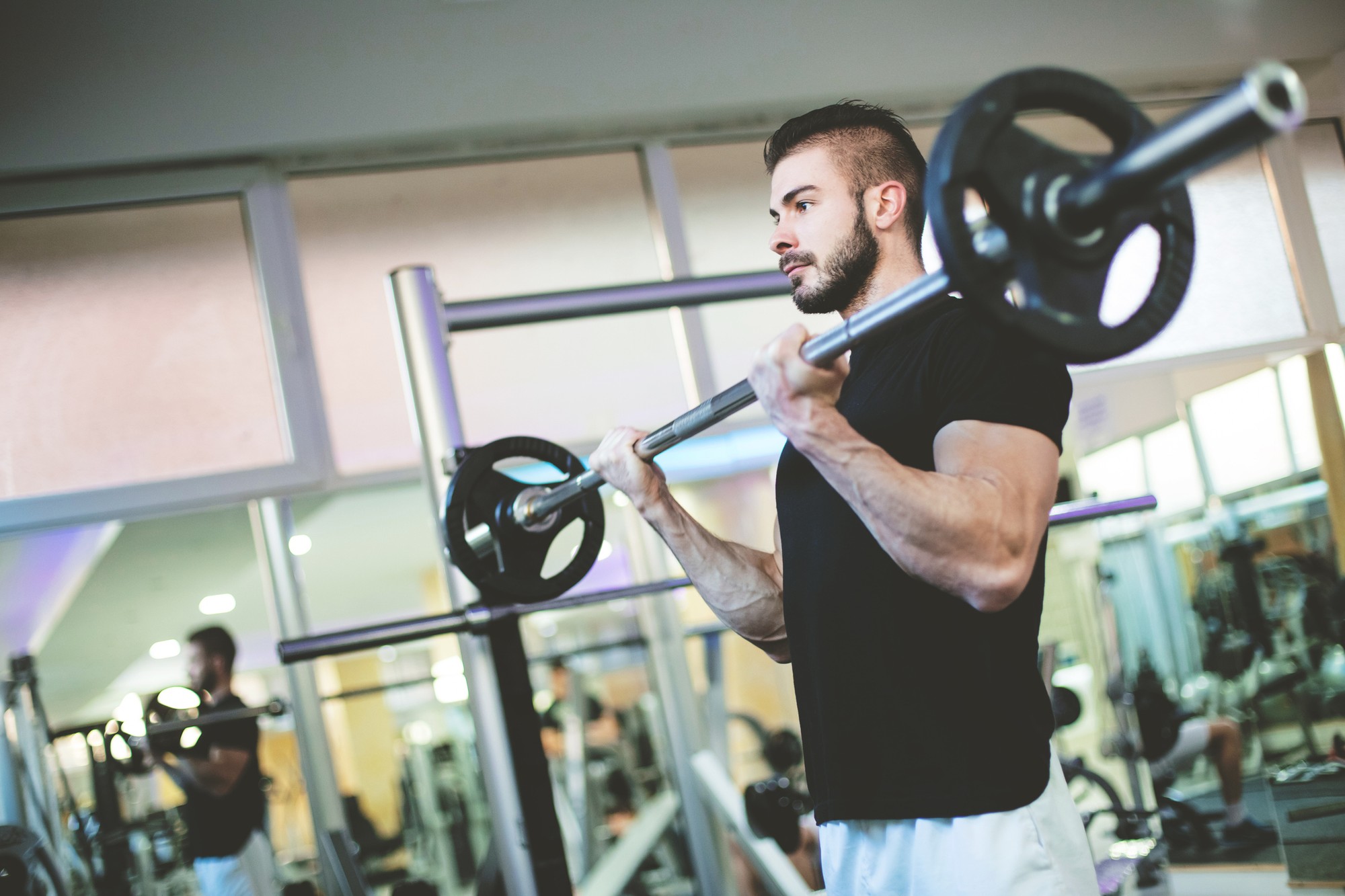 Účastníci vykonávali trojsekundové bicepsové extenzie.
