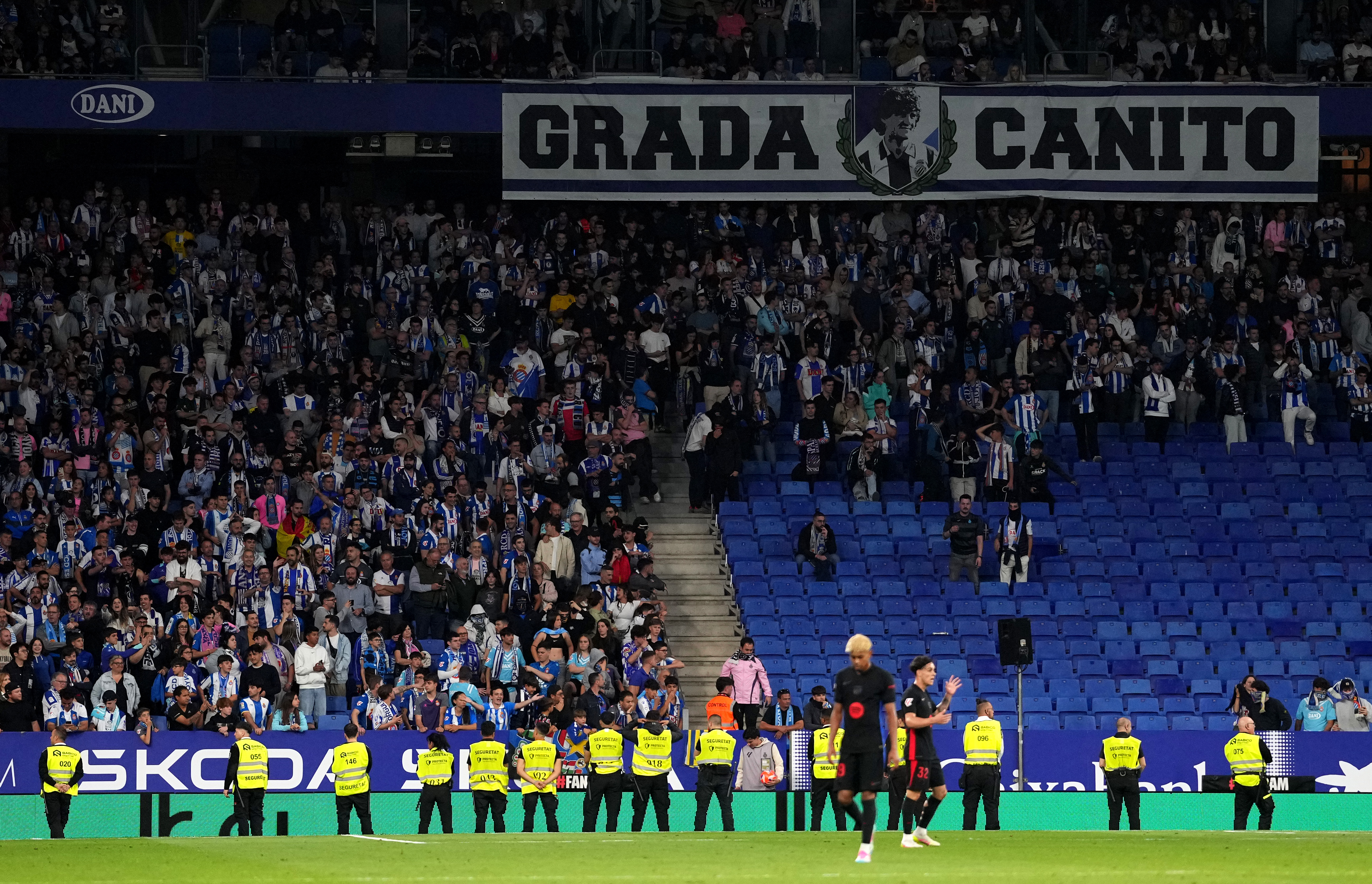 Espanyol blinda el derbi con redes y prohibición total de símbolos del Barça