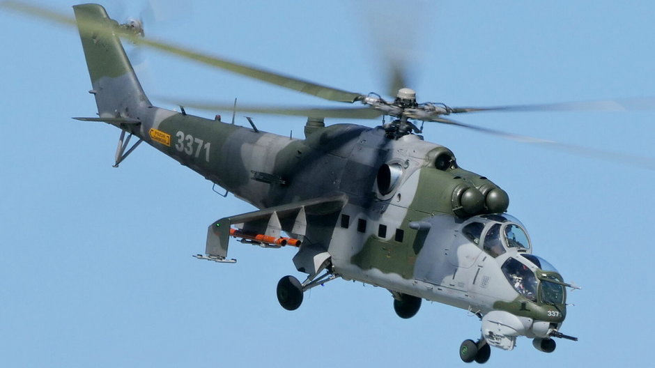 Szturmowy Mi-35 w standardowym malowaniu maskującym