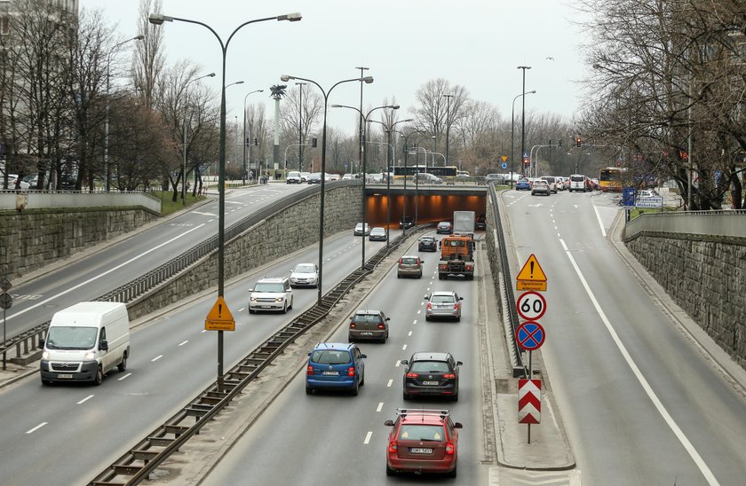 Aleja Armii Ludowej widziana z ulicy Marszałkowskiej