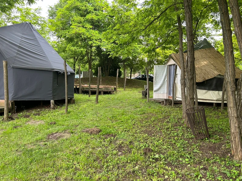 Kolibe na salašu u Krčedinu