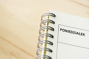 Poniedziałek dniem wolnym od pracy – czy trzeba anulować wnioski urlopowe?