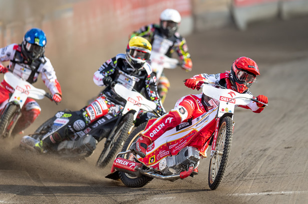 Bartosz Zmarzlik (kask czerwony), Paweł Przedpełski (niebieski), Fredrik Lindgren (żółty) i David Bellego (biały) podczas meczu żużlowego meczu: Polska - Reszta Świata