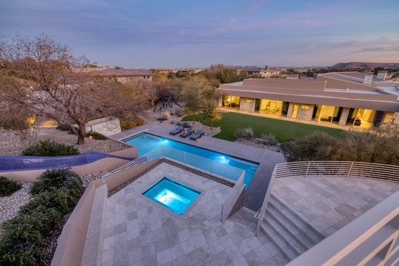 Imanje "kraljeva stejkova" sa sopstvenim toboganom: Luksuzna vila na prodaju za 14 miliona funti (FOTO)