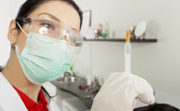 Naczelna Rada Lekarska: Dentyści mogą wykonywać zabiegi z wykorzystaniem botoksu