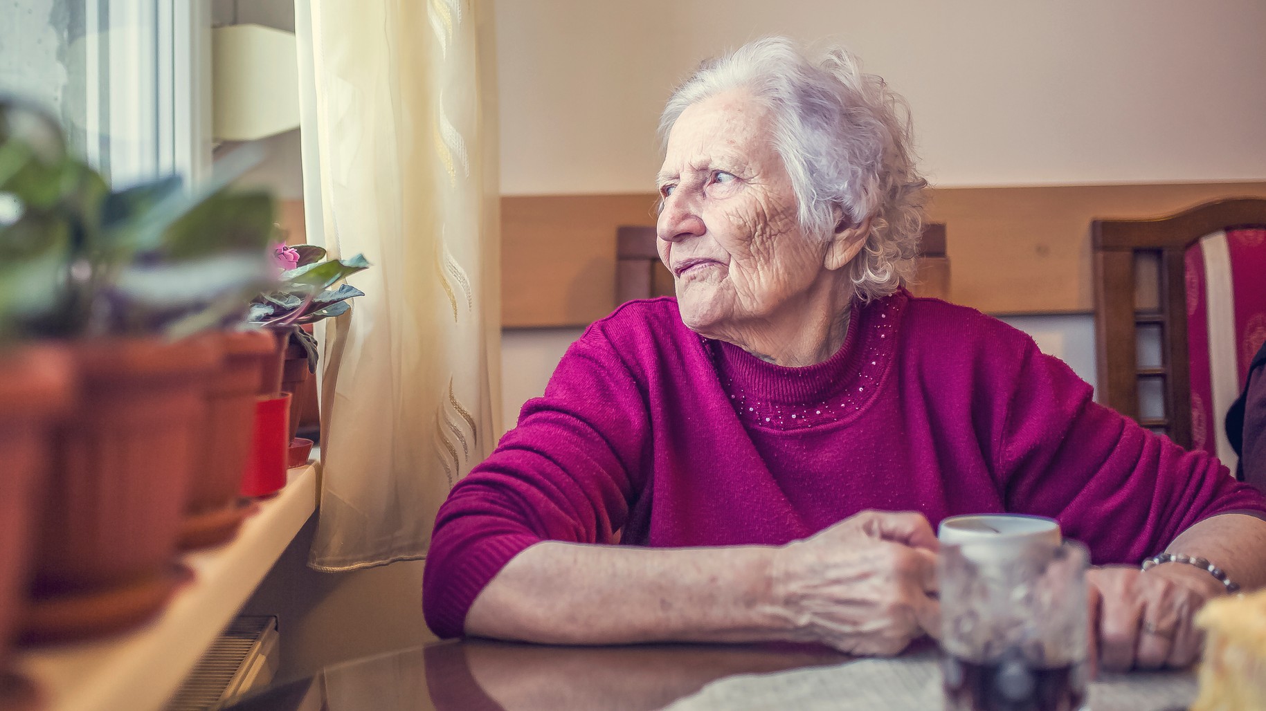 Sociálna poisťovňa žiada od tisícov seniorov potvrdenie o žití. (ilustračné foto)