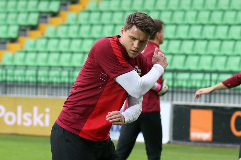 TRENING REPREZENTACJA POLSKA --- POLAND FOOTBALL NATIONAL TEAM TRAINING IN CHISINAU