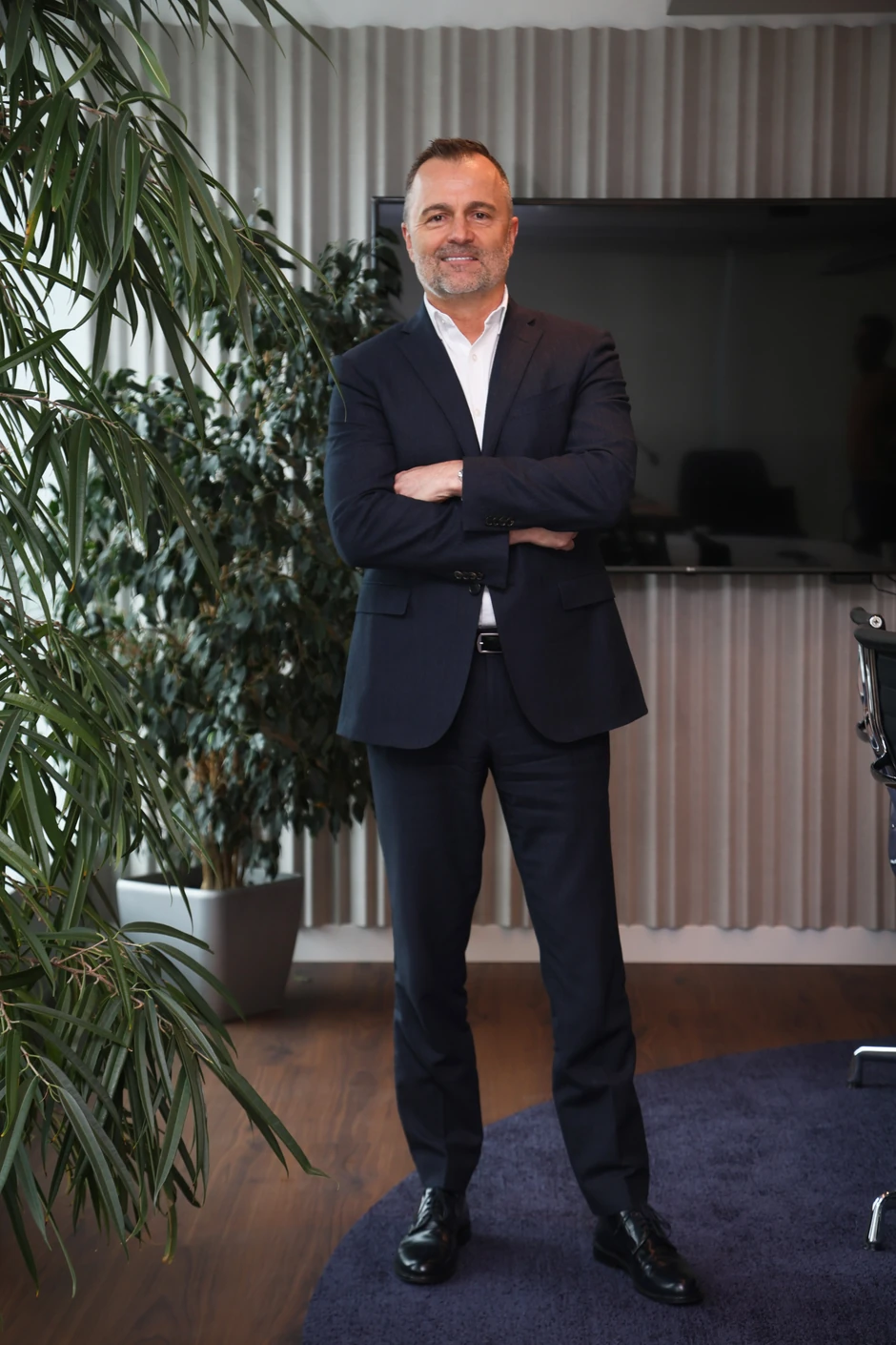 Majkl Mišel, Yettel