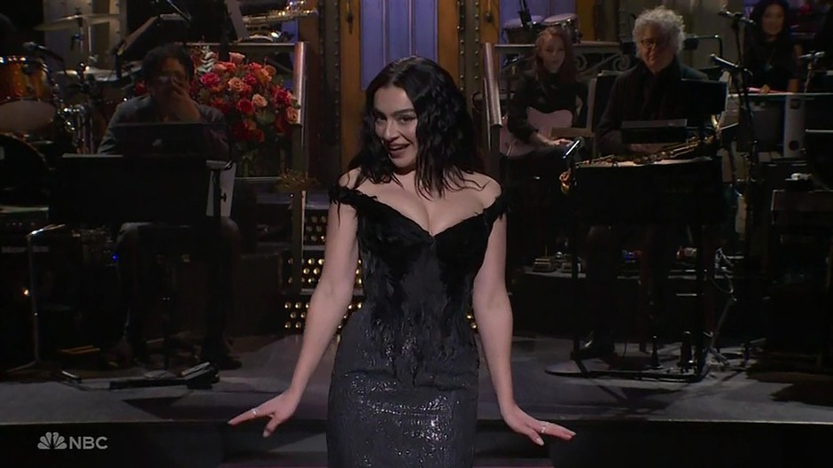 Charli XCX u Saturday Night Live
