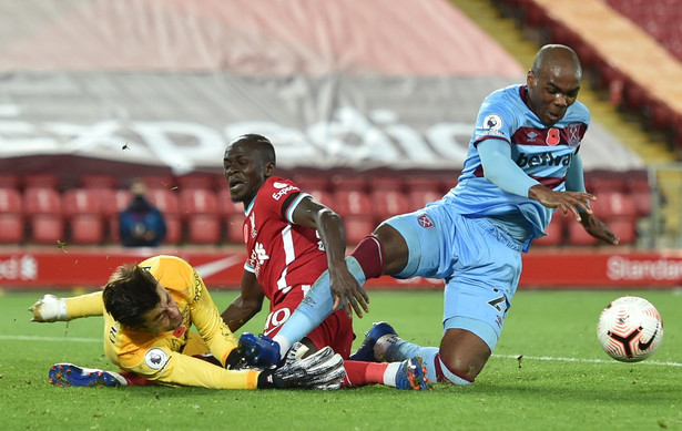 Sadio Mane, Łukasz Fabiański i Angelo Ogbonna