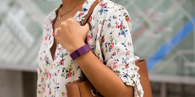 How to turn off a Fitbit Charge HR to conserve battery, or quickly restart  it for troubleshooting | Pulse Nigeria
