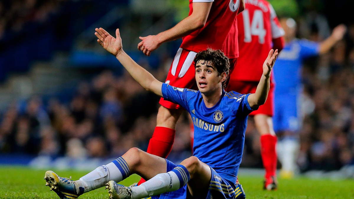 W środowy wieczór piłkarze Premier League kończyli 21. kolejkę angielskiej ekstraklasy. Do sensacji doszło na Stamford Bridge, gdzie ostatni w tabeli Queens Park Rangers dzięki trafieniu Shauna Wrighta-Phillipsa pokonał 1:0 Chelsea. Swoje mecze wygrały Everton i Liverpool.