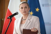 Dwieście książek do czytania w podstawówce? "Zrobiliśmy tę listę, bo Nowacka się uparła"