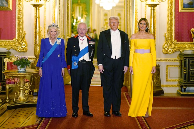 Donald i Melanija Tramp sa kraljem Čarlsom i kraljicom Kamilom