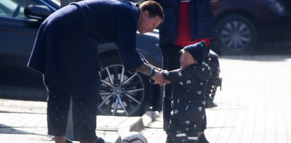 Szalony poranek u Majdanów. Wystrojona Rozenek pędzi do pracy, a Radosław... Lepiej sami to zobaczcie! [ZDJĘCIA]