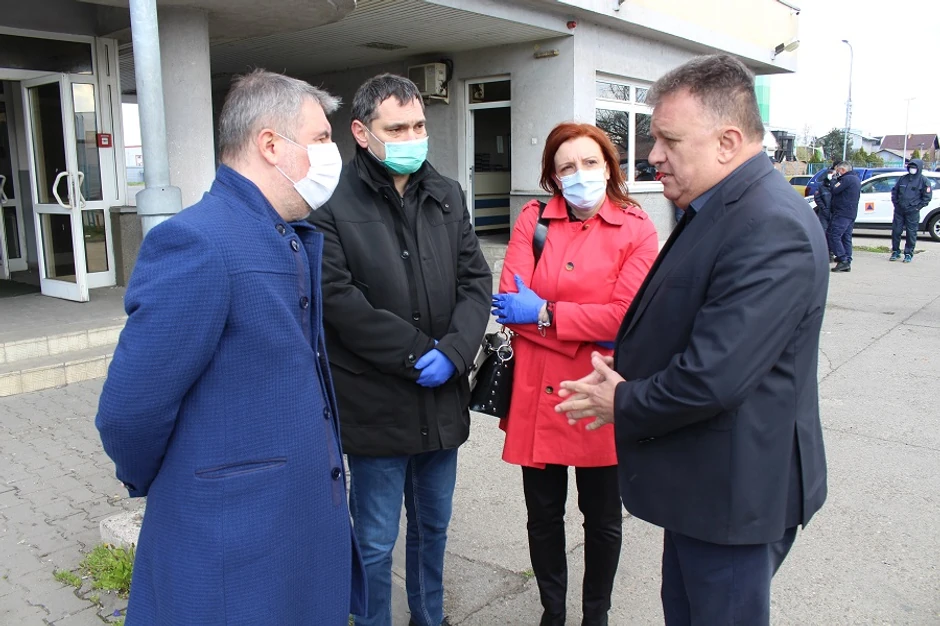 Alen Šeranić i Zoran Adžić sa direktorima Bolnice i Doma zdravlja