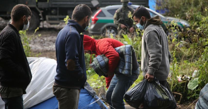 Dramatische Berichterstattung in einer deutschen Flüchtlingszeitung.  „1,5 Tausend USD für den Transport von Polen nach Deutschland“