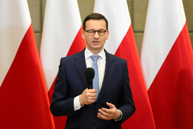 Premier wspomina  wybory w 1989 i upadek rządu Olszewskiego. "Wybory tylko częściowo wolne"