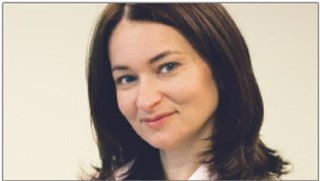 Czy z pensji pracownika można potrącić nierozliczone wydatki ze służbowej karty kredytowej