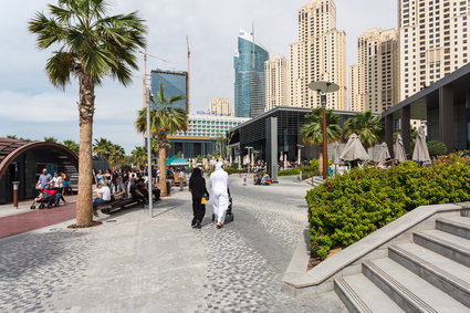 Zjednoczone Emiraty Arabskie przesuwają i wydłużają weekendy. Ma to pomóc w podniesieniu produktywności