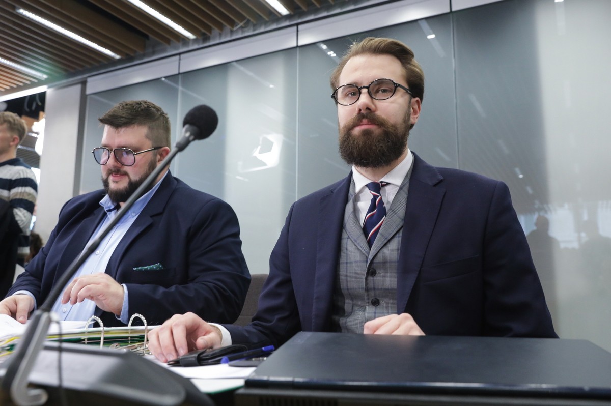 Dyrektor Biura Prawnego i Zarządzania Zgodnością Ministerstwa Spraw Zagranicznych do 15 września 2023 r. Jakub Osajda i jego pełnomocnik, radca prawny Piotr Rogula
