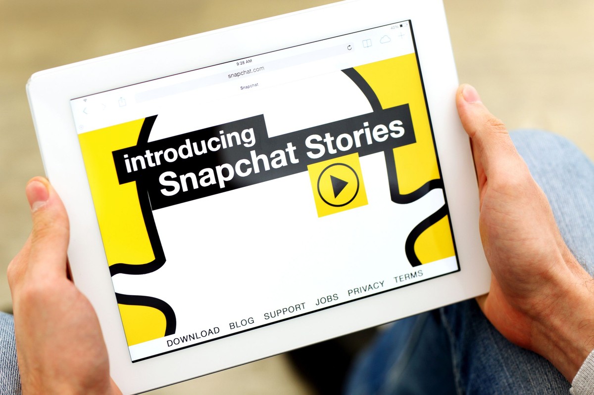 Snapchat miał być drugim Facebookiem. Traci użytkowników i pieniądze