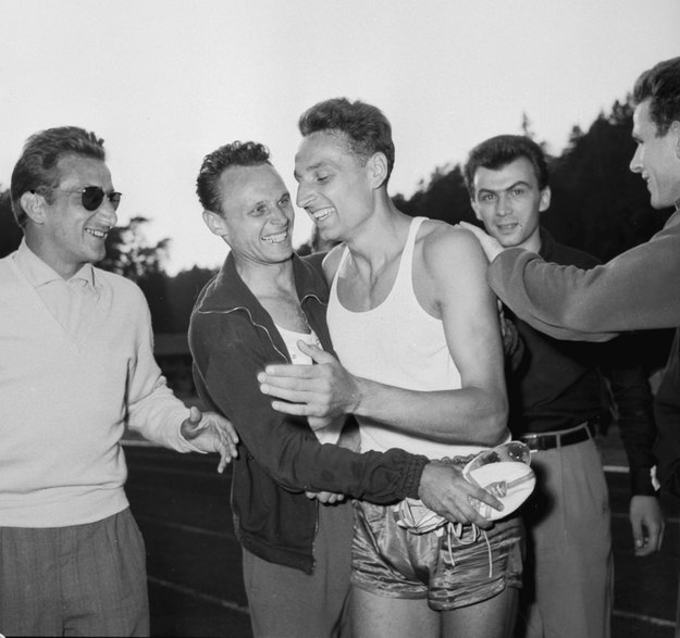 Józef Szmidt tuż po pobiciu rekordu świata w 1960 r.