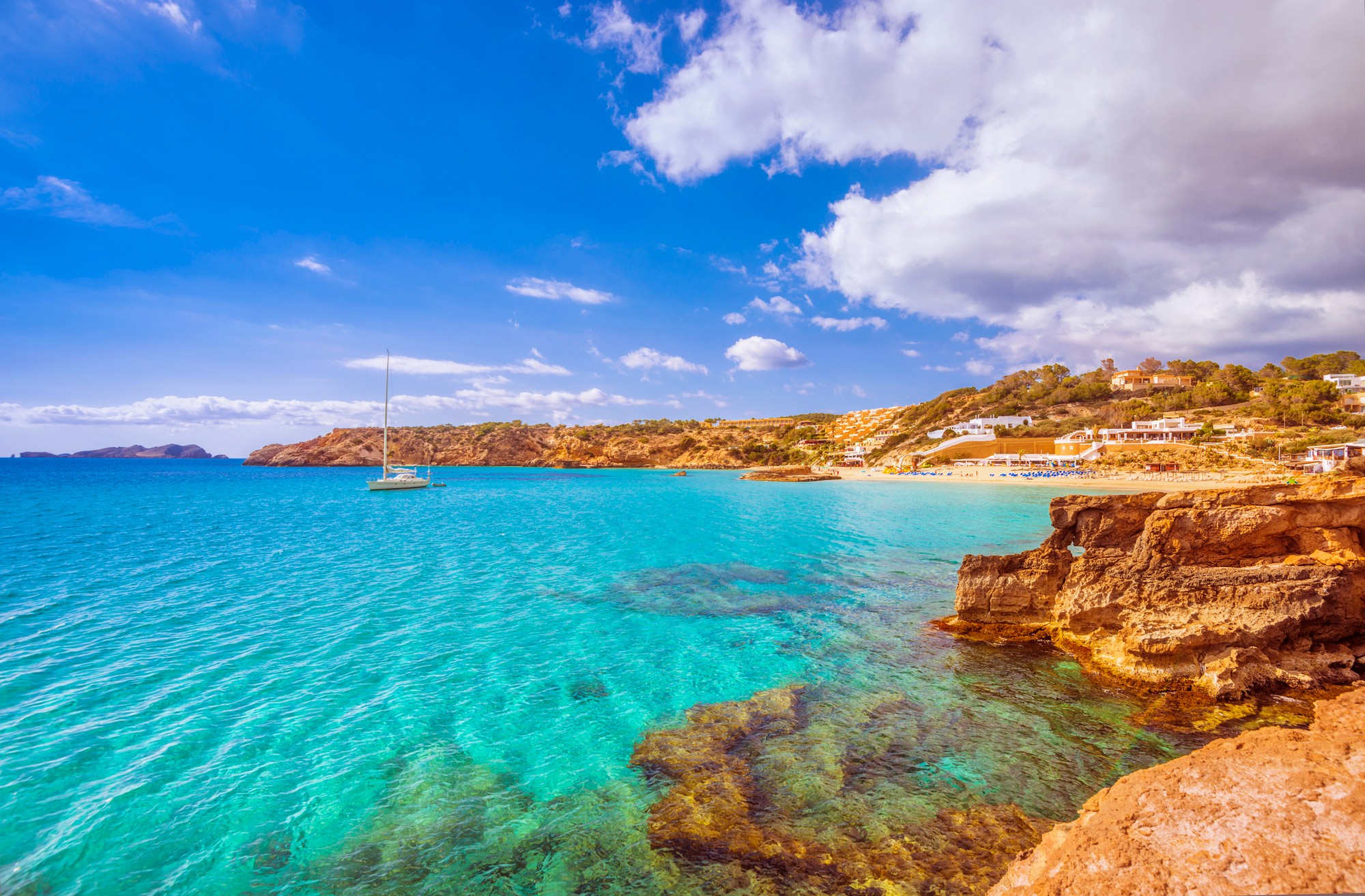 Ibiza patrí medzi vyhľadávané dovolenkové destinácie. (ilustračné foto)