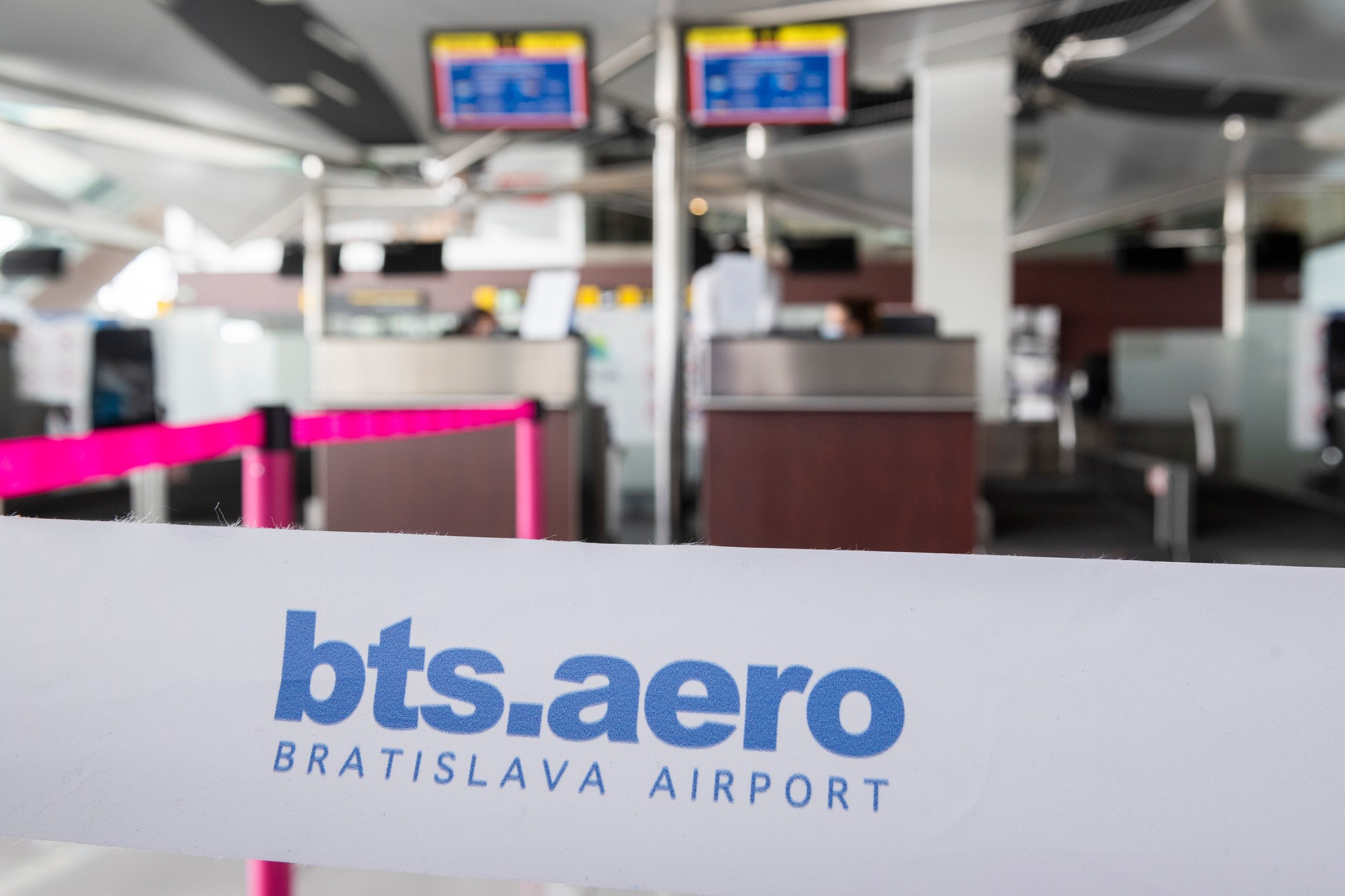 Check-in na Letisku M.R. Štefánika v Bratislave.